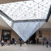  Louvre